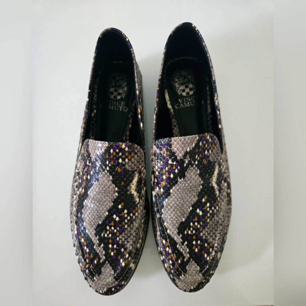 Vince Camuto Women's Jendeya Mulberry/Och Leather Snake Loafers.NWOT. IN BOX